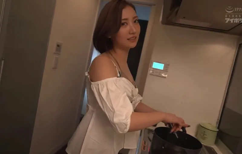 Cậu em anh xã trúng số và người vợ sắp cưới của anh trai có chiếc lưỡi điêu luyện